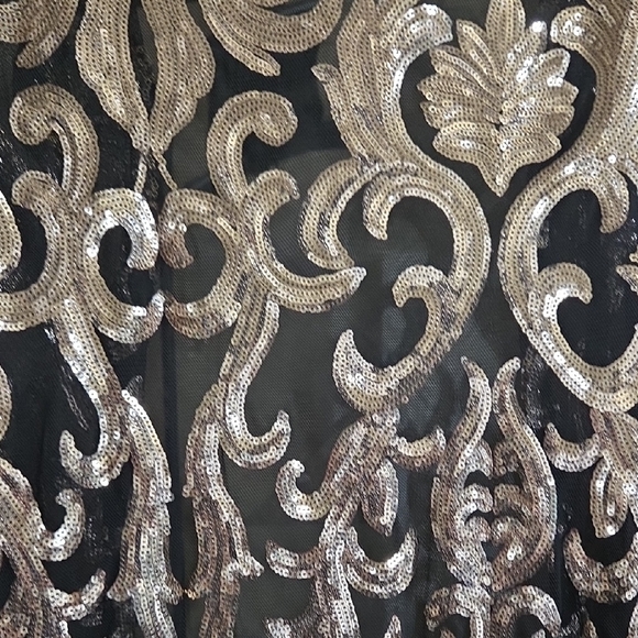 Amazon Black and Gold Women's Jacket - Picture 4 of 5